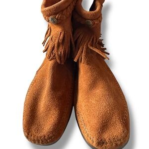 NEW Minnetonka SZ 11 Hi-Top Fringe Back Zip Boots Women Tan Suede Leather $95